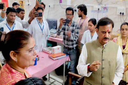 सौ बिस्तरीय अस्पताल की सभी अनापत्तियां पूर्ण कर शुरू करें कार्य : उप मुख्यमंत्री शुक्ल