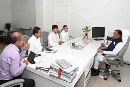 कर्रेगुट्टा पहाड़ी पर जारी एंटी नक्सल ऑपेरशन का मुख्यमंत्री विष्णुदेव साय अपडेट लिया
