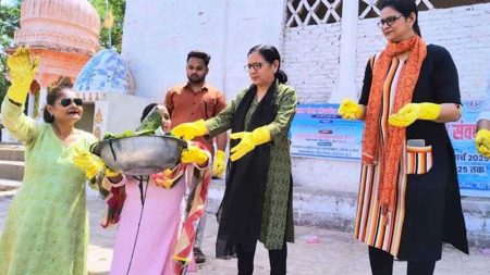 दीवार लेखन से जल बचाव का दिया जा रहा है संदेश