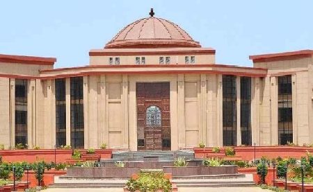 छत्तीसगढ़ हाईकोर्ट ने संविदा और दैनिक वेतन भोगी कर्मचारियों के नियमितीकरण करने के दिए आदेश