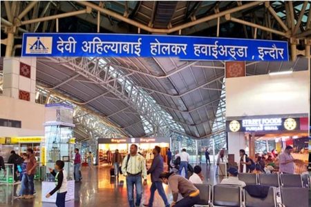 एयर स्ट्राइक के बाद 11 विमानतलों पर उड़ानों का संचालन बंद ,इंदौर से जम्मू और जोधपुर जाने वाली उड़ानें प्रभावित