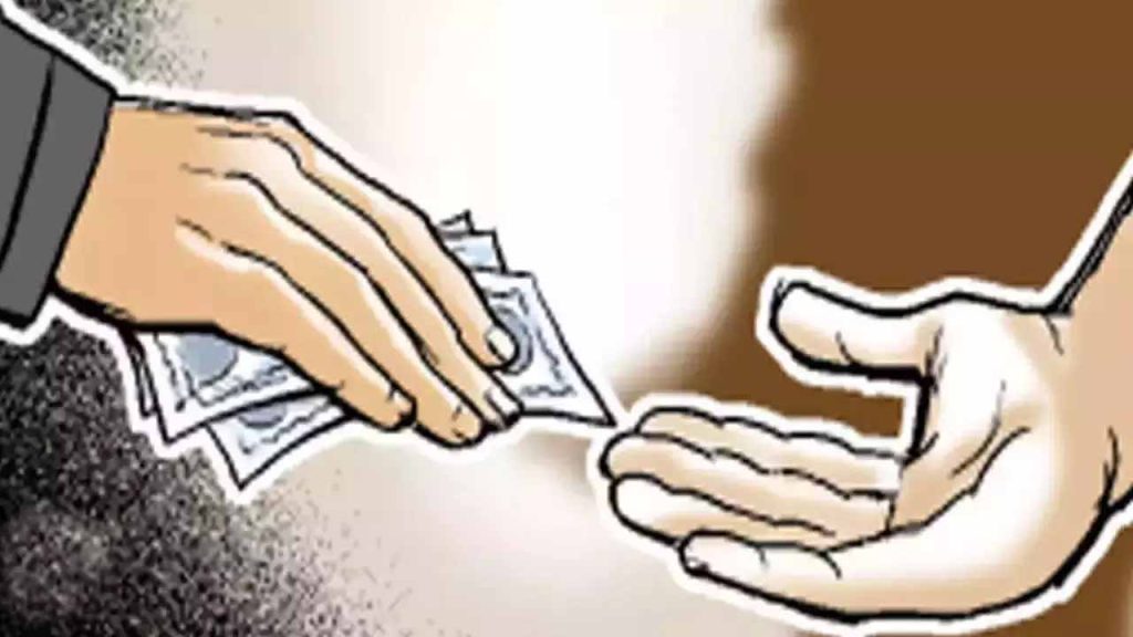सीसीएल के सेफ्टी ऑफिसर को सीबीआई ने 10 हजार की घूस लेते रंगे हाथ किया गिरफ्तार