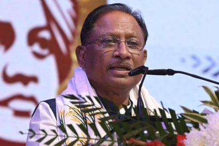 मुख्यमंत्री विष्णुदेव साय और सांसद फग्गन सिंह कुलस्ते ने गोंडवाना ध्वजारोहण किया