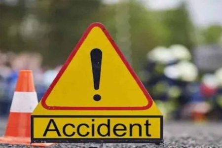 सीतामढ़ी में हाईवा ने ई-रिक्शा को मारी टक्कर, मां-बेटा सहित 3 की मौत, दर्दनाक हादसा