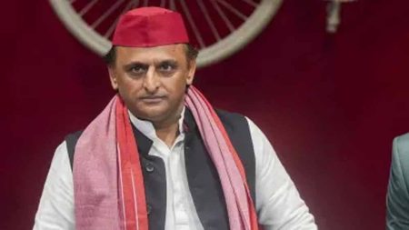 अखिलेश यादव बेटी के नाम पर बने फर्जी पेज और विवादित पोस्ट पर भड़क गए, कहा -यह एक साजिश