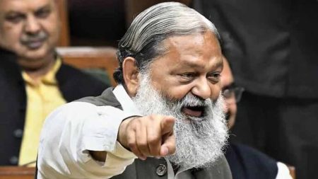 जब पीएम ने कहा दिया, सेना निर्णय लें कि कब और कहां हमला करना है तो यह सेना को ही करने देना चाहिए: मंत्री अनिल विज