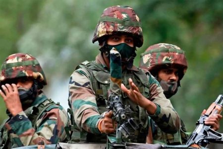 सीजफायर के उल्लंघन के बाद सेना प्रमुख ने की सुरक्षा स्थिति की समीक्षा, आर्मी को जवाबी कार्रवाई की छूट