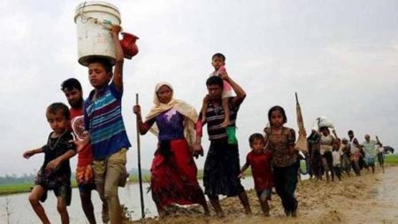 भारत ने 300 बांग्लादेशी घुसपैठिए भेजे वापस, युनूस सरकार बोली- 'पहले बता तो देते', संबंधों में आ सकती है खटास