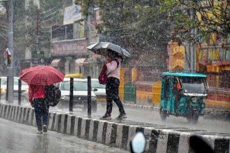 पटना समेत कई जिलों में अहले सुबह से हो रही बारिश