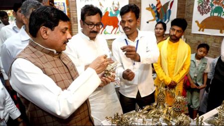 मुख्यमंत्री ने मंडला स्थित प्राचीन किले के जीर्णोद्धार के लिए 15 करोड़ रुपये देने की घोषणा की