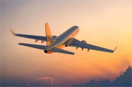 भारत और पाकिस्तान के बीच बढ़ते तनाव के चलते फ्लाइट्स रद्द, कई शहरों की Flights रद्द