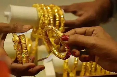 ₹97000 के नीचे आ गया गोल्ड, भारत-पाक टेंशन के बीच सोने-चांदी के रेट में गिरावट