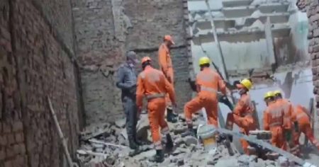 पुरानी दिल्ली के नबी करीम इलाके में एक निर्माणाधीन इमारत गिरी, दो की मौत