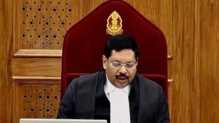 चीफ जस्टिस बीआर गवई और जस्टिस एजी मसीह ने आपत्ति जताई, वकीलों ने नहीं दिया फेयरवेल