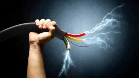गर्मी की छुट्टी में बड़ी मम्मी के घर आए दो बच्चों की करंट लगने से मौके पर ही दोनों ने दम तोड़ा