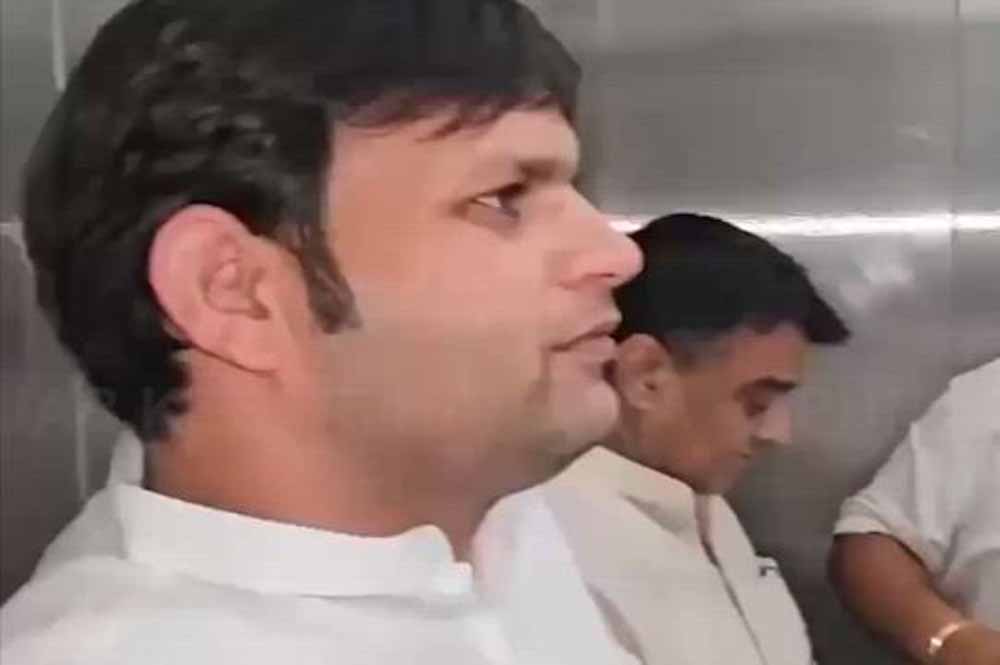 सचिवालय की लिफ्ट में फंसे हरियाणा के खेल मंत्री गौरव गौतम, 5 मिनट रहे अंदर, अचानक बिजली चली गई थी 1 khel man1