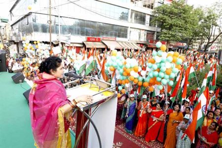 सेना के सम्मान में हुई सिंदूर यात्रा में हजारों महिलाएं हुई सम्मिलित