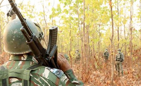 सुकमा में मुठभेड़ , 8 नक्सली ढेर, 5 जवान शहीद