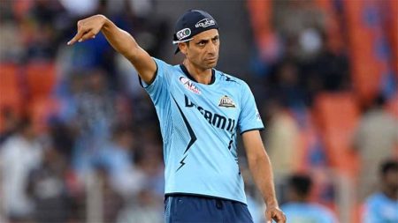 आशीष नेहरा पर इस हरकत के चलते लगा जुर्माना, BCCI ने हार्दिक पांड्या को भी सुनाई सजा