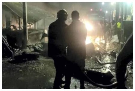 पाकिस्तान में बड़ा अटैक, सरकारी इमारतों को फूंका, हाईवे जाम, आंतरिक संघर्ष के चलते हालत खराब