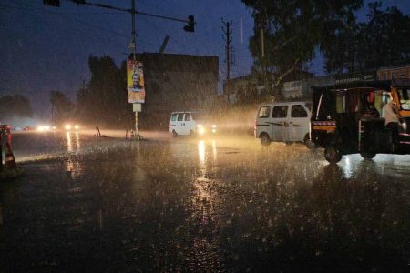 मध्यप्रदेश में अगले चार दिन मौसम खराब, आंधी-बारिश का अलर्ट! आज इंदौर-उज्जैन समेत 27 जिलों में बरसेगा पानी