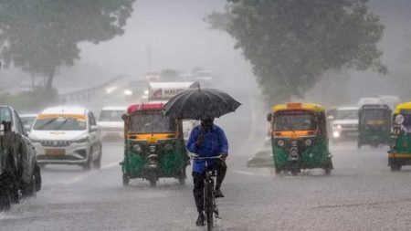 छत्तीसगढ़ में मौसम मारी पलटी , पांच संभागों में यलो अलर्ट, आंधी-ओलों से जनजीवन, पिछले 12 दिनों में 6-7 डिग्री लुढ़का पारा
