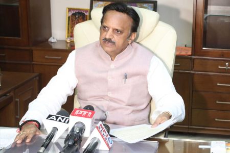 स्वास्थ्य सेवाओं के सशक्तीकरण के लिए हर स्तर पर हो समन्वय: उप मुख्यमंत्री श्री शुक्ल