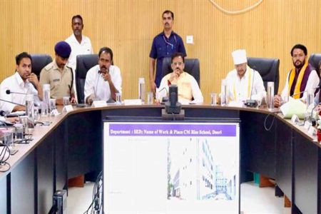 निर्माण कार्यों में लायें गति, समानांतर रूप से खरीदें आवश्यक उपकरण एवं फर्नीचर: उप मुख्यमंत्री शुक्ल