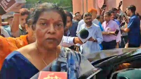सुशील मोदी की पत्नी के चुनाव लड़ने की ख्वाहिश के खुले इजहार से राजनीतिक गलियारों में मची खलबली
