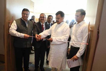 ग्रीन एनर्जी पर ध्यान दें अन्यथा बच्चों को बैग की जगह ऑक्सीजन सिलेंडर लेकर चलना पड़ेगा : ऊर्जा मंत्री तोमर