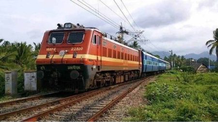 रायपुर होकर गुजरने वाली वंदे भारत समेत कई ट्रेनें कैंसिल, 6 से अधिक गाड़ियां लेट