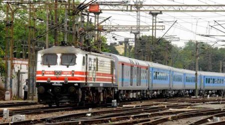 रेल यात्रियों के लिए राहत भरी खबर , भारतीय रेलवे ने मई में कई समर स्पेशल वीकली ट्रेन चलाने का ऐलान किया