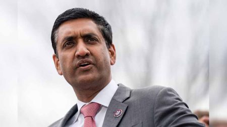 न्याय के लिए भारत सरकार के प्रयासों का समर्थन करते हैं: अमेरिकी सीनेटर जिम रिश