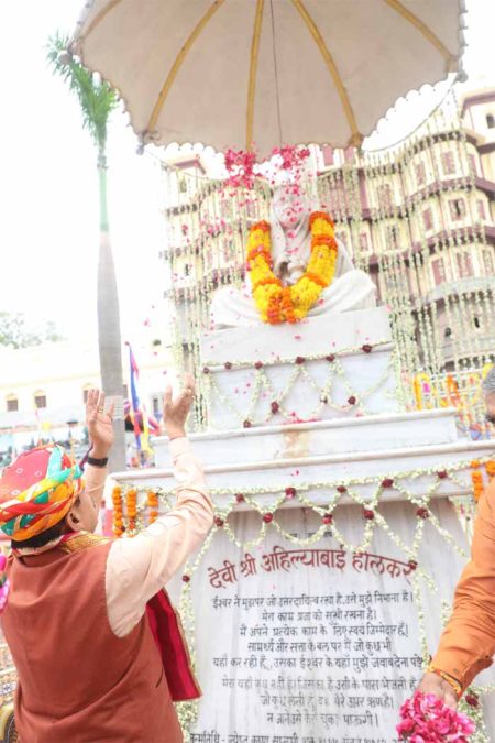लोकमाता देवी अहिल्या बाई होल्कर को नमन से हुई मंत्रि-परिषद बैठक की शुरुआत