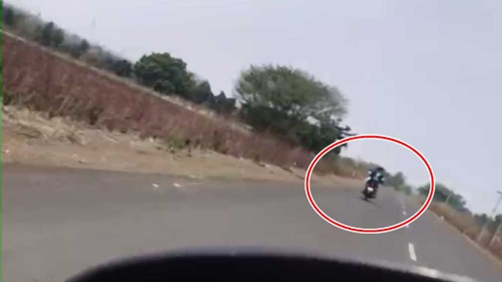 मंडला में एक हफ्ते के अंदर किडनैपिंग की दूसरी वारदात,कम्प्यूटर सेंटर के बाहर बुलाया और बाइक पर जबरन उठा ले गए 1 13A 64