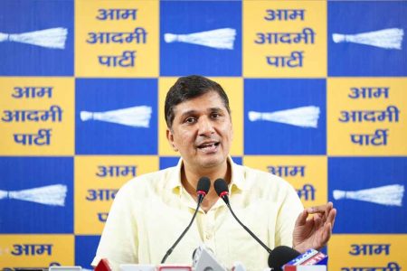 गर्मी में दिल्लीवासियों को पानी के लिए संघर्ष करना पड़ रहा, आप नेता सौरभ भारद्वाज बोले
