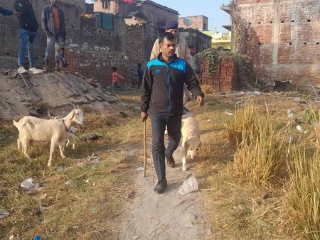 देसी-विदेशी शराब बेचने वालों के खिलाफ बड़ी कार्रवाई , डॉग स्क्वाड की टीम ने अवैध शराब का पकड़ा जखीरा