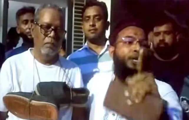 बांग्लादेश में पूर्व चुनाव मुख्य आयुक्त नुरूल हुदा पर भीड़ ने हमला कर, जूतों से पीटा 1 23A 42 1