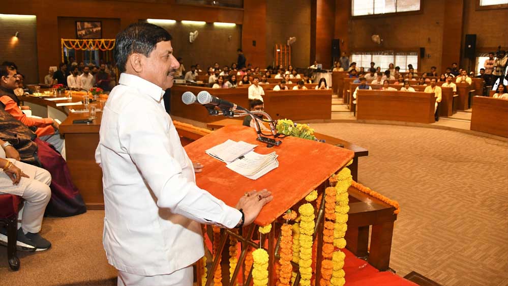 आपातकाल लागू करना तत्कालीन प्रधानमंत्री द्वारा संविधान की हत्या थी: मुख्यमंत्री डॉ. यादव 1 27A 136