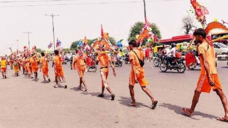 कांवड़ यात्रा में 24 घंटे स्वास्थ्यकर्मी तैनात रहेंगे