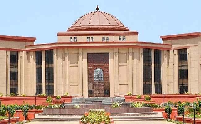 हाई कोर्ट ने बिना मान्यता वाले निजी स्कूलों के खिलाफ सुनाया फैसला, नए शैक्षणिक सत्र में एडमिशन पर रोक 1 CG high court1 1