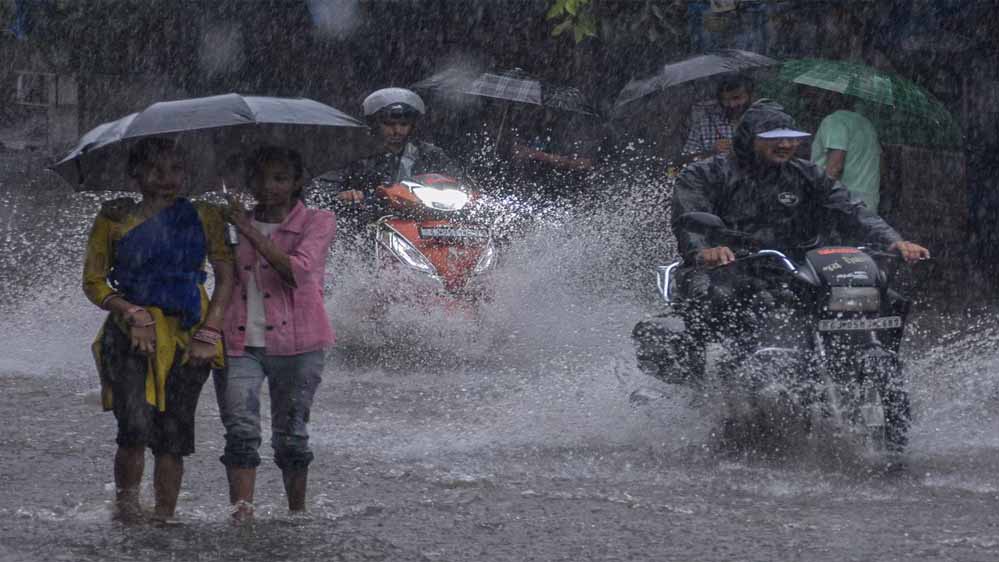 Indore News:मौसम में बदलाव, अगले 4 दिन तक होगी तेज बरसात की चेतावनी 1 14A 55