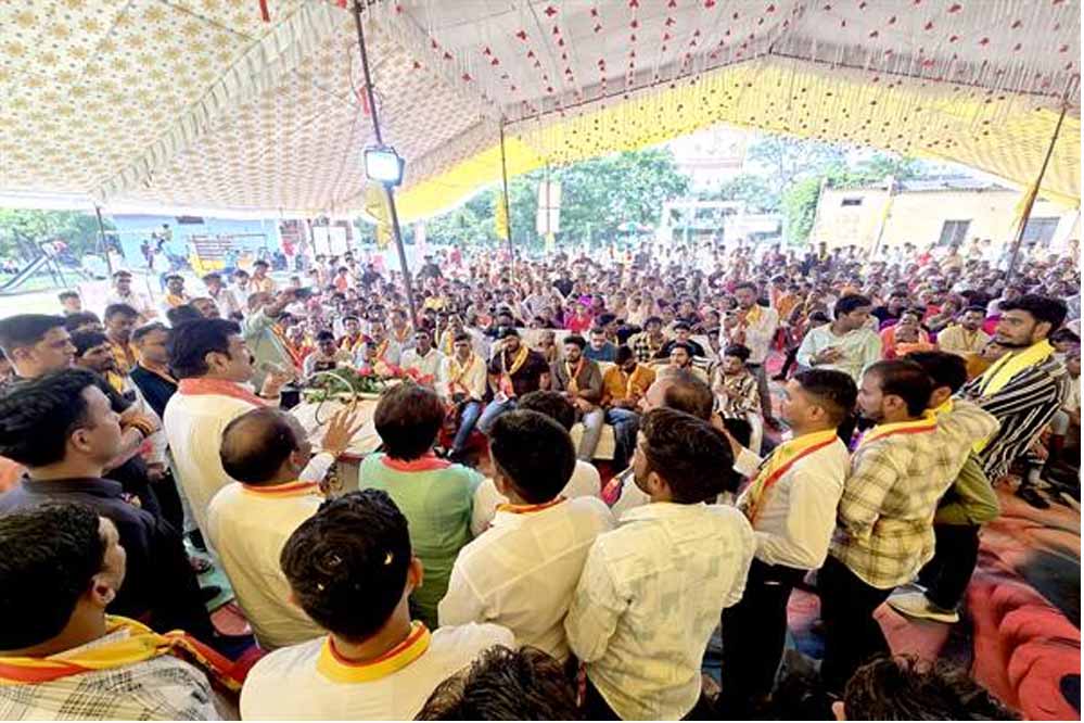 साधारण जीवन में ही मिलता सच्चा आनंद, श्रीकृष्ण से सीखें कर्म और धैर्य 1 18A 1 1