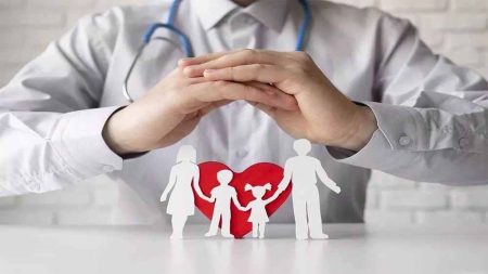 कैशलेस इलाज खतरे में, जिम्मेदारी किसकी?