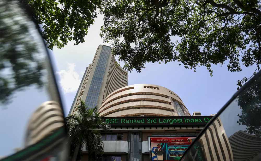 शेयर बाजार में उथल-पुथल, सेंसेक्स 80997 से नीचे फिसला 1 sensex1 1