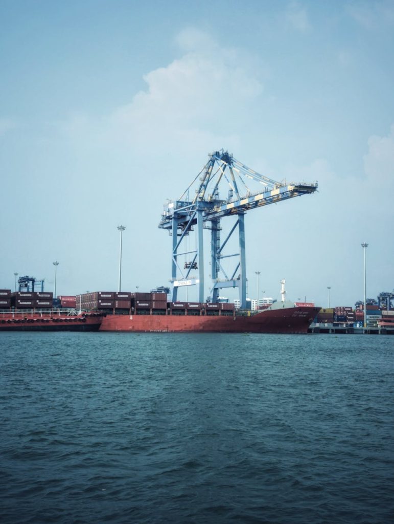 Adani Ports को अर्जेंटीना के पहले LNG एक्सपोर्ट प्रोजेक्ट का 10 साल का बड़ा कॉन्ट्रैक्ट, दक्षिण अमेरिका में एंट्री pexels photo 31836977